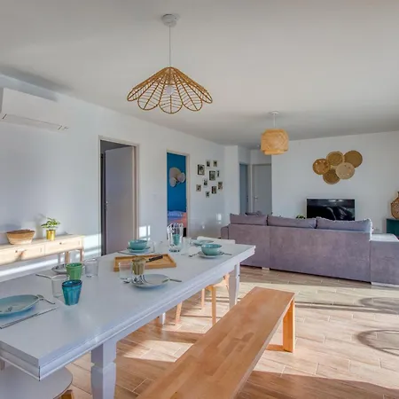 3 Bedroom Lovely In Prázdninový dům