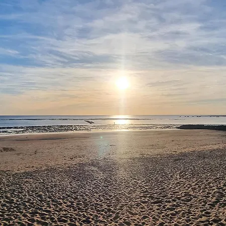 Stunning In Casa de Férias La Brée-les-Bains